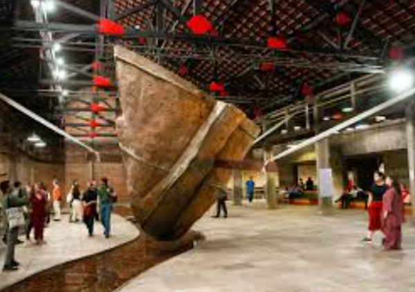 Sesc Pompeia tem exposição gratuita do artista que transformava tudo em arte