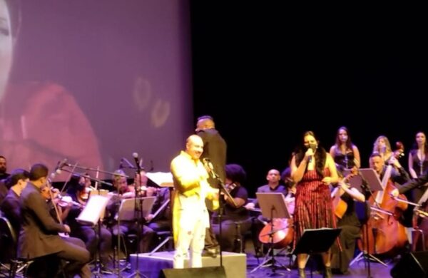 Espetáculo gratuito no teatro Grande Otelo junta orquestra e banda cover para tocar Queen