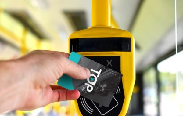 Falha no cartão TOP dificulta acesso de passageiros na manhã de segunda