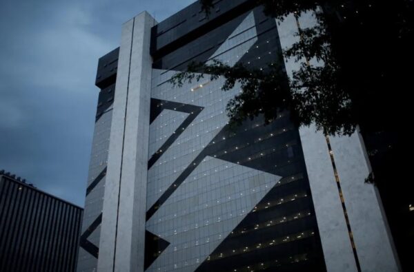 Banco do Brasil alerta população sobre golpes de concurso falso nas rede sociais