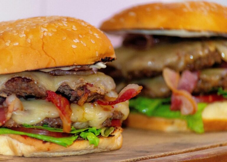 Eventos gastronômicos “Volta ao Mundo” e “Festival do Burger” serão de 1º a 4/5, em Osasco