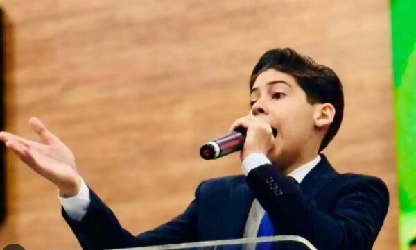 Pastor de 15 anos de Carapicuíba que viralizou é proibido de pregar em igrejas
