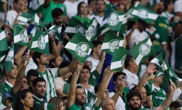 Sucesso de ingresso promocional na Arena fez Palmeiras rever preços no Allianz