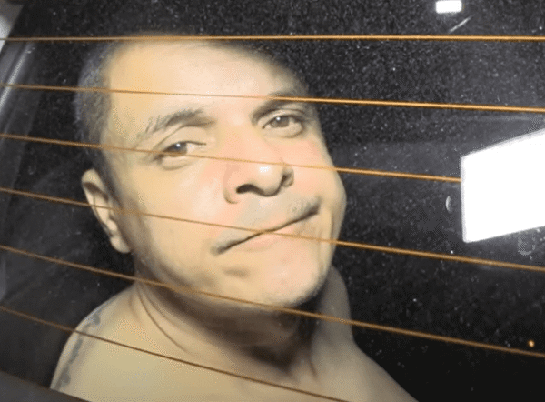 Marido mata mulher com mais de 20 facadas durante discussão e vai para o bar