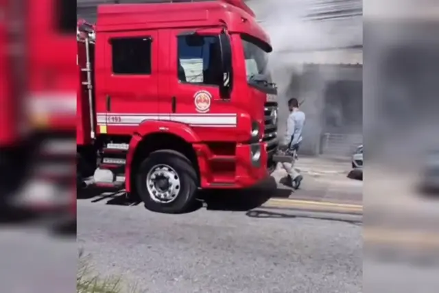 Casa é incendiada no Jardim Baronesa na tarde de quarta-feira, 14/5