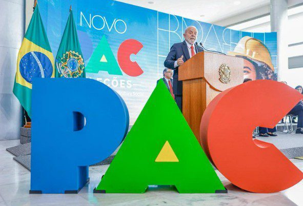 Lula visita Rochdale para lançar o PAC Seleções de Habitação na sexta, 25/7