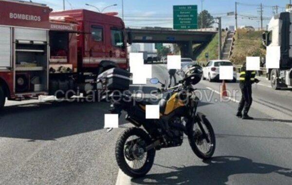 Motociclista morre após cair na pista e ser atropelado por caminhão na Castelo Branco