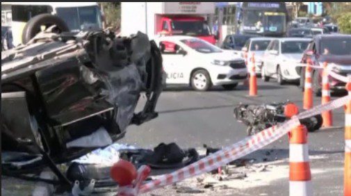 Na Autonomistas, carro sem controle atinge motocicleta e mata casal de Jandira
