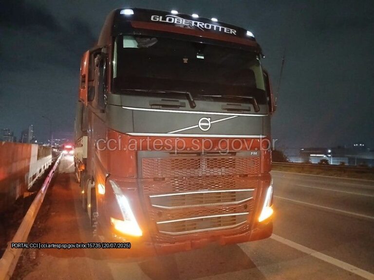 Homem morre atropelado por carreta na Rodovia Castelo Branco durante a madrugada